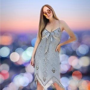 Vintage Y2K Sue Wong Dress in excellent nwt vintage condition.